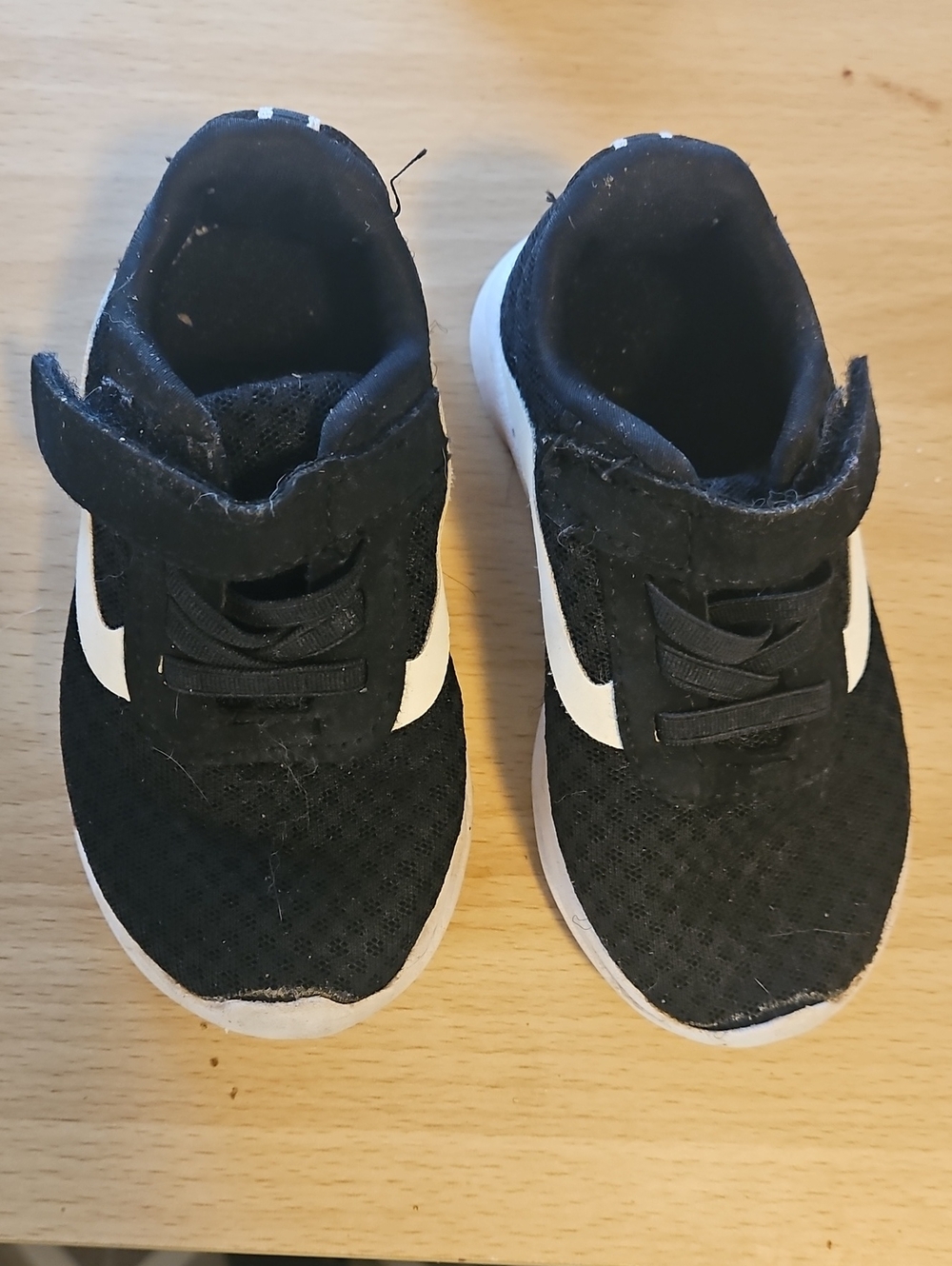 Toddler Black and White Lightweight Sneakers